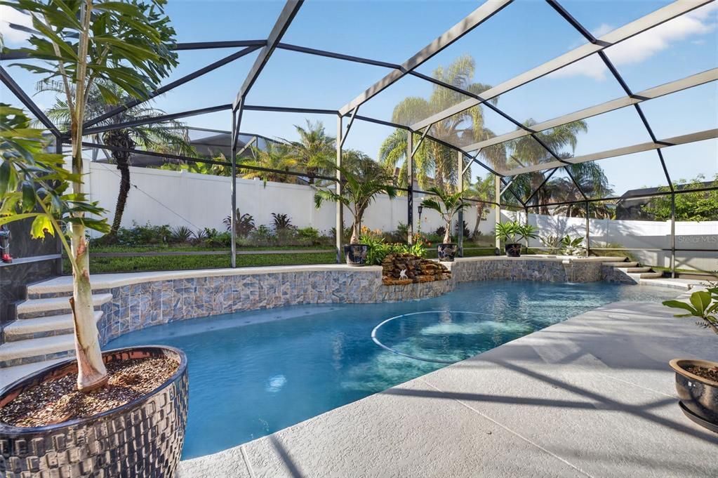 : $620,000 (4 camas, 2 baños, 2050 Pies cuadrados)