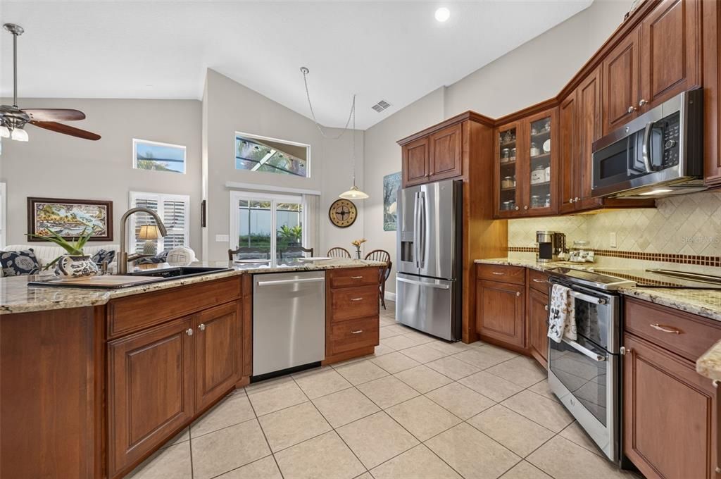 : $620,000 (4 camas, 2 baños, 2050 Pies cuadrados)