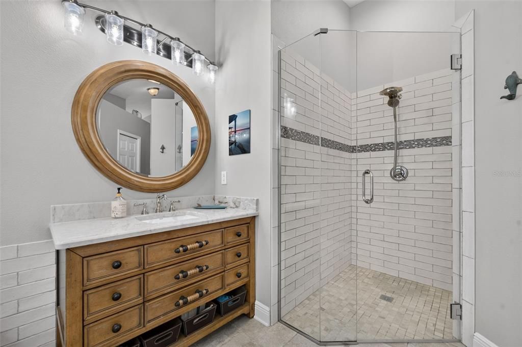 : $620,000 (4 camas, 2 baños, 2050 Pies cuadrados)