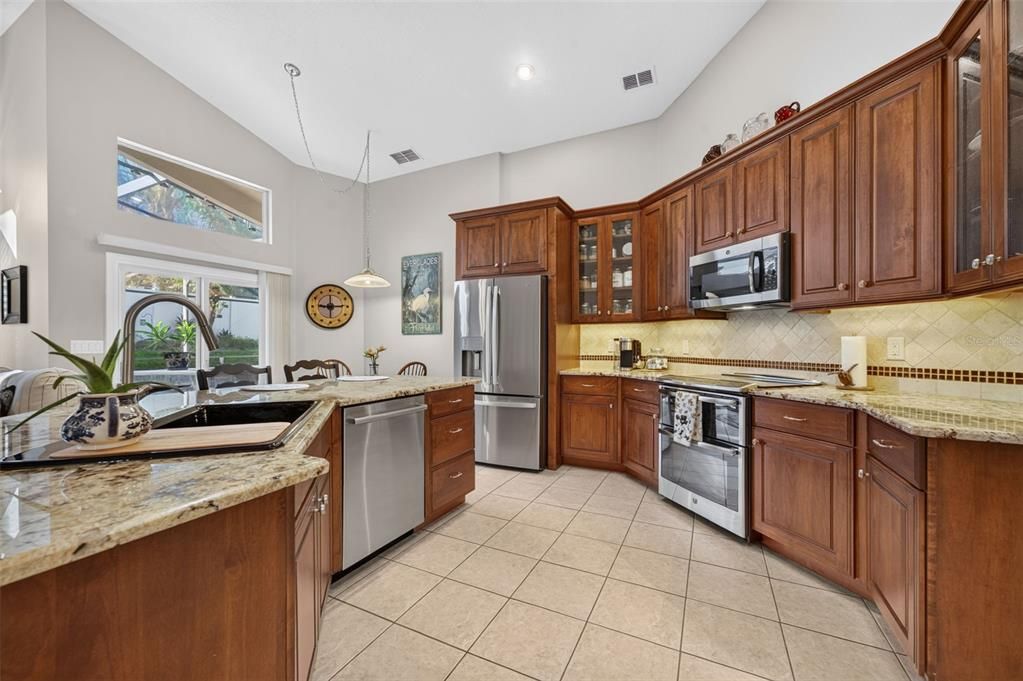 : $620,000 (4 camas, 2 baños, 2050 Pies cuadrados)