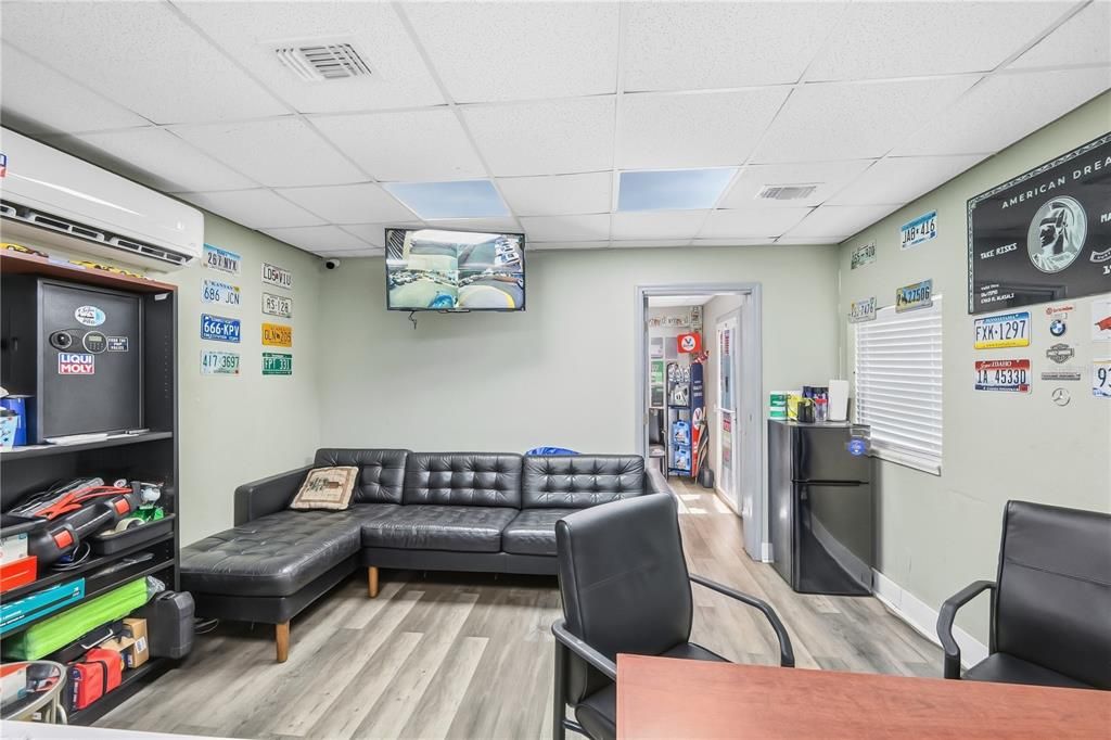 For Sale: $1,100,000 (0 beds, 0 baths, 1386 Square Feet)