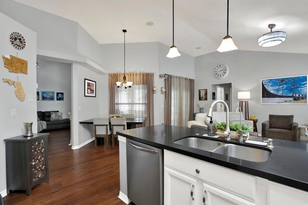 For Sale: $449,000 (3 beds, 2 baths, 1791 Square Feet)