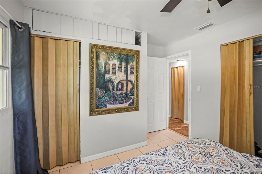 For Sale: $349,900 (3 beds, 2 baths, 902 Square Feet)