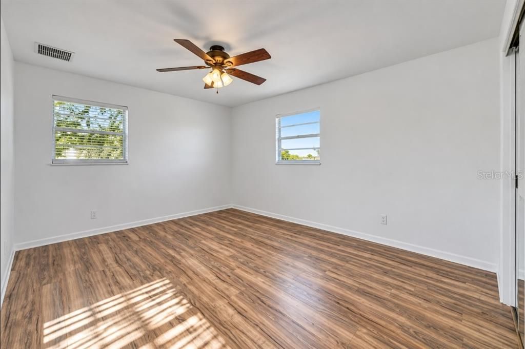 For Sale: $560,000 (2 beds, 2 baths, 1056 Square Feet)