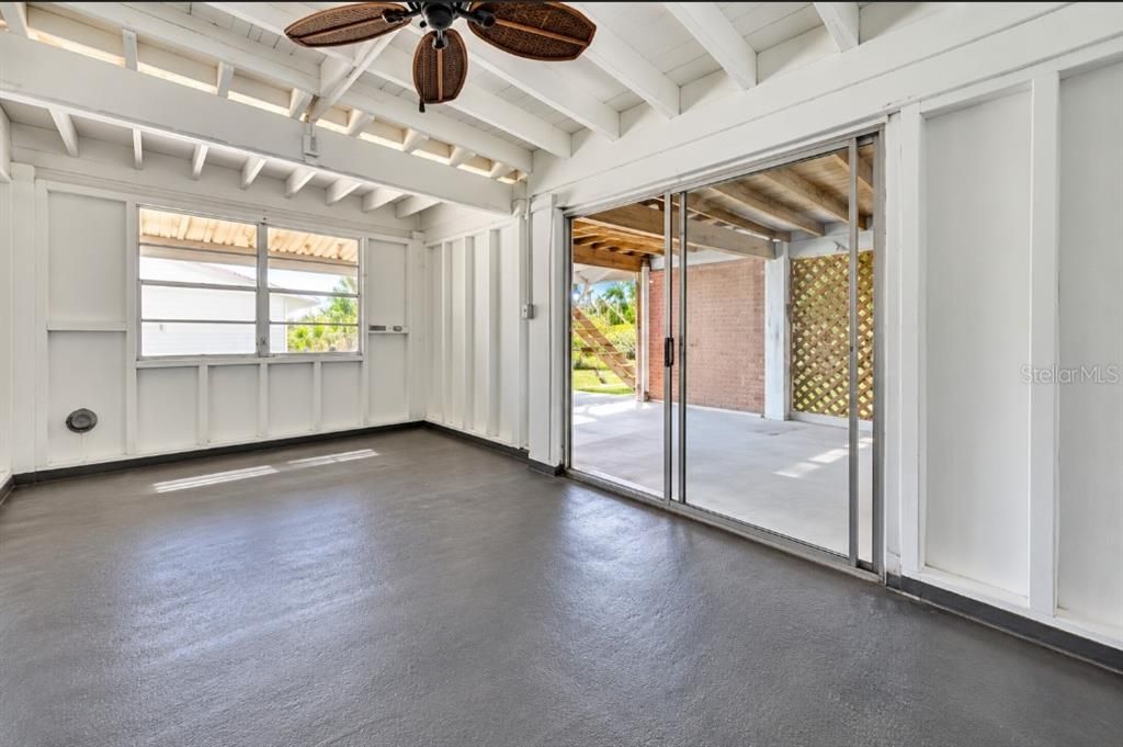 For Sale: $560,000 (2 beds, 2 baths, 1056 Square Feet)