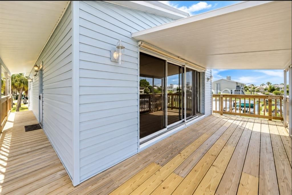 For Sale: $560,000 (2 beds, 2 baths, 1056 Square Feet)