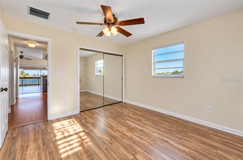 For Sale: $560,000 (2 beds, 2 baths, 1056 Square Feet)