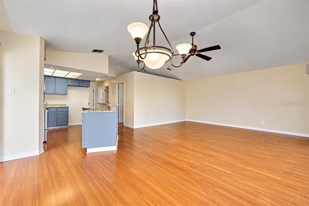 For Sale: $560,000 (2 beds, 2 baths, 1056 Square Feet)