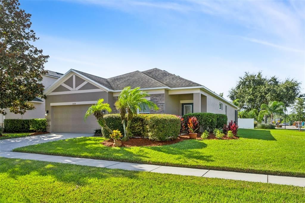 For Sale: $359,900 (3 beds, 2 baths, 2112 Square Feet)
