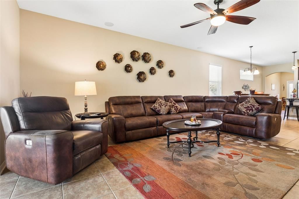 For Sale: $359,900 (3 beds, 2 baths, 2112 Square Feet)
