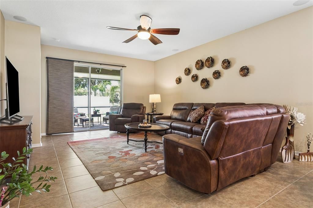 For Sale: $359,900 (3 beds, 2 baths, 2112 Square Feet)