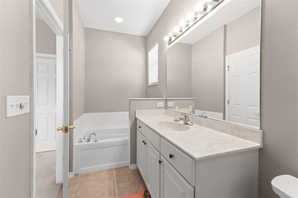 For Sale: $389,000 (3 beds, 2 baths, 1951 Square Feet)