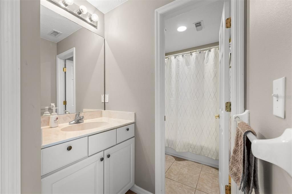 For Sale: $389,000 (3 beds, 2 baths, 1951 Square Feet)