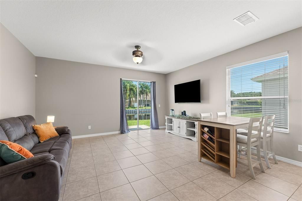 For Sale: $389,000 (3 beds, 2 baths, 1951 Square Feet)