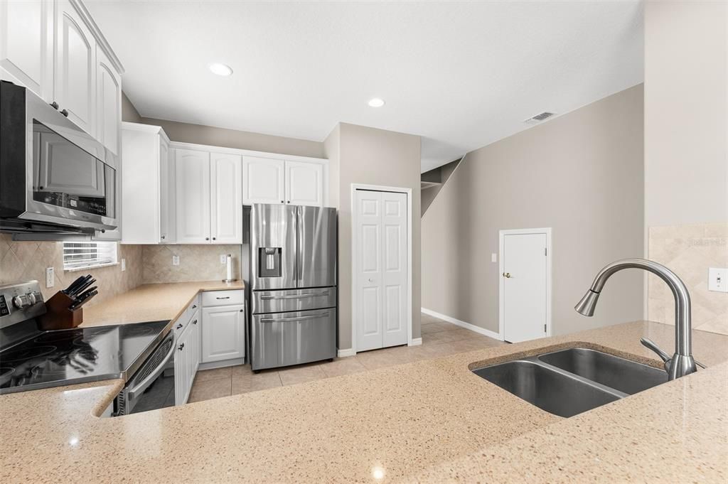 For Sale: $389,000 (3 beds, 2 baths, 1951 Square Feet)