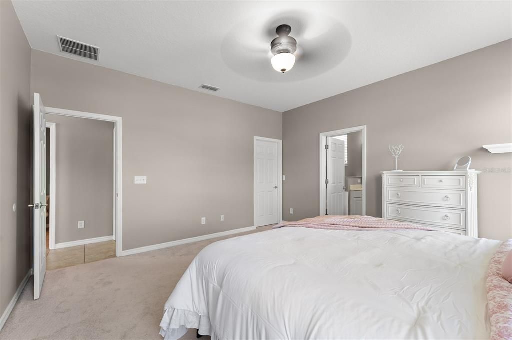 For Sale: $389,000 (3 beds, 2 baths, 1951 Square Feet)