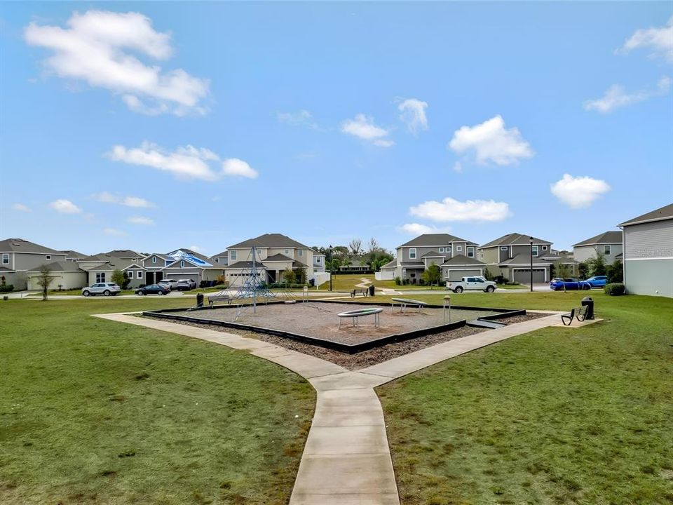 For Sale: $359,900 (4 beds, 3 baths, 2484 Square Feet)