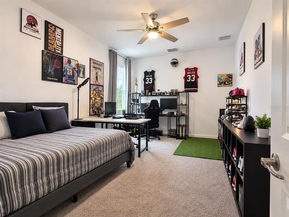 For Sale: $359,900 (4 beds, 3 baths, 2484 Square Feet)