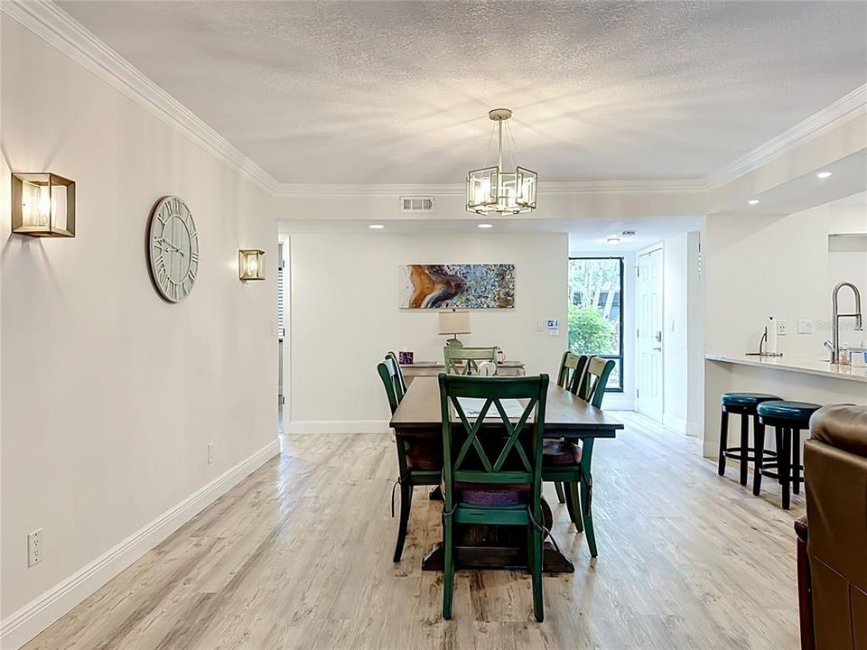 En Venta: $329,000 (2 camas, 2 baños, 1112 Pies cuadrados)