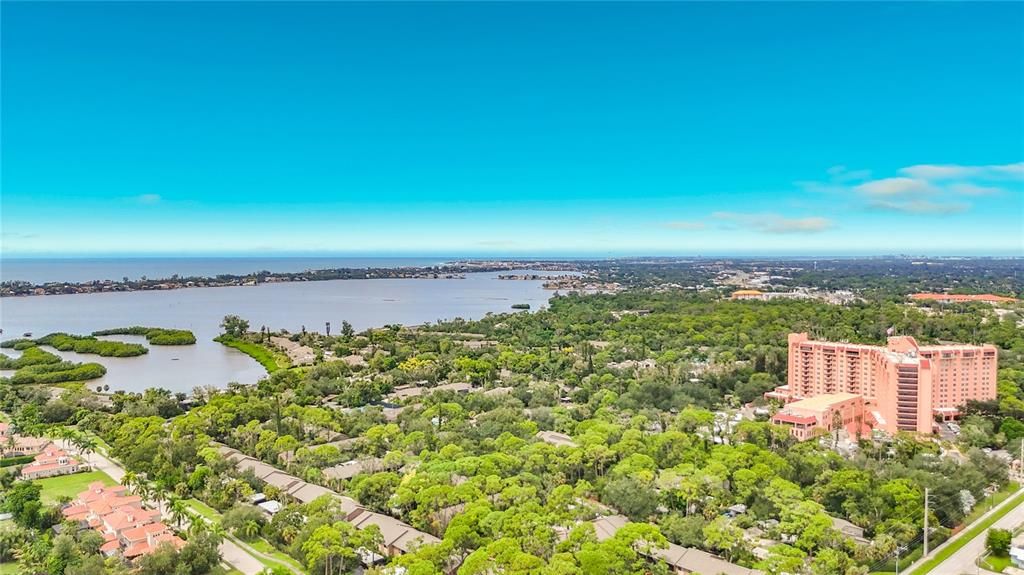 En Venta: $329,000 (2 camas, 2 baños, 1112 Pies cuadrados)