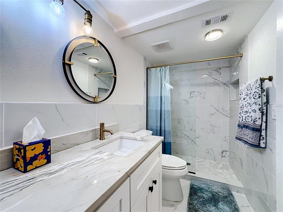 En Venta: $329,000 (2 camas, 2 baños, 1112 Pies cuadrados)