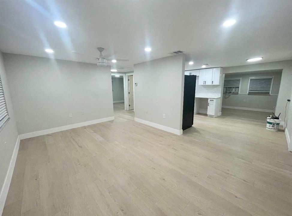 For Rent: $2,000 (4 beds, 2 baths, 816 Square Feet)