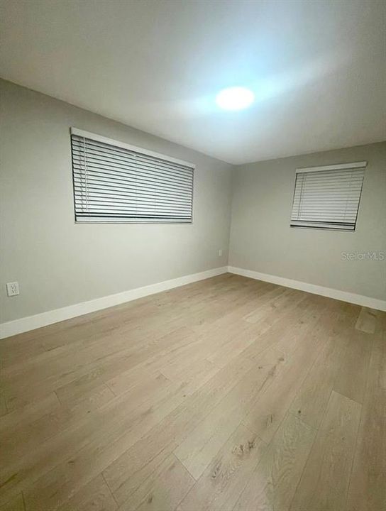 For Rent: $2,000 (4 beds, 2 baths, 816 Square Feet)