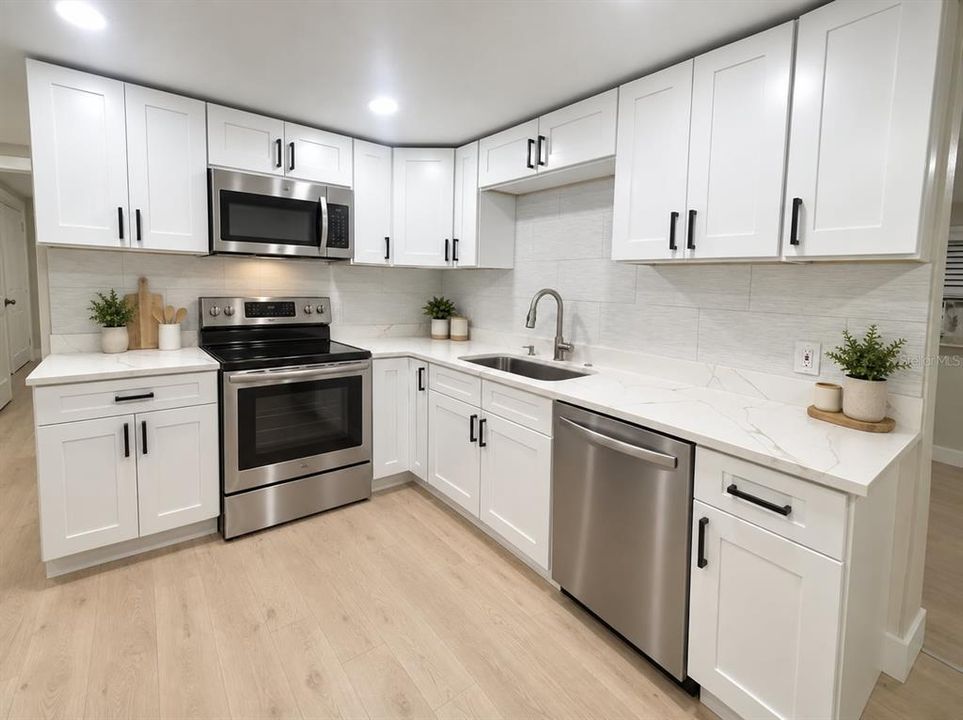 For Rent: $2,000 (4 beds, 2 baths, 816 Square Feet)