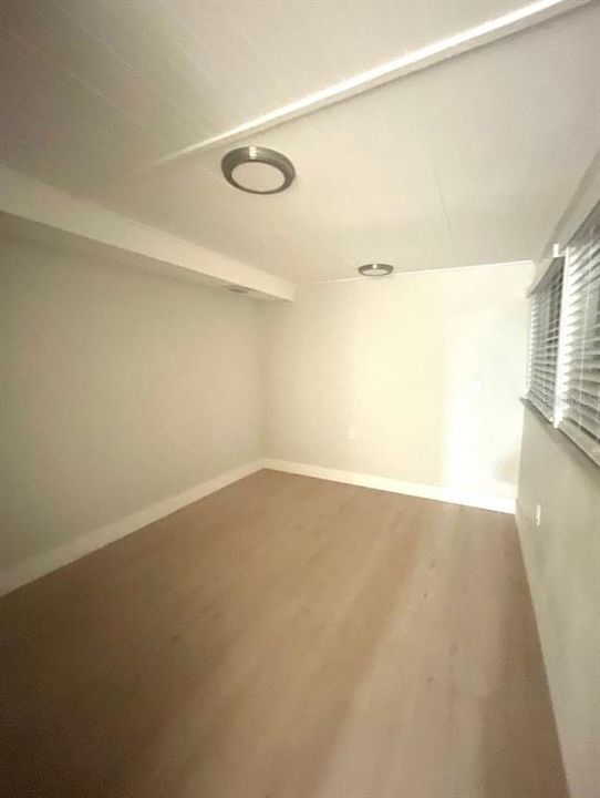 For Rent: $2,000 (4 beds, 2 baths, 816 Square Feet)