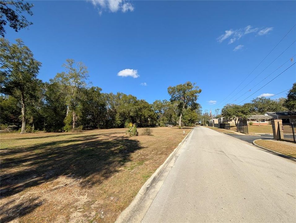 На продажу: $139,000 (1.62 acres)