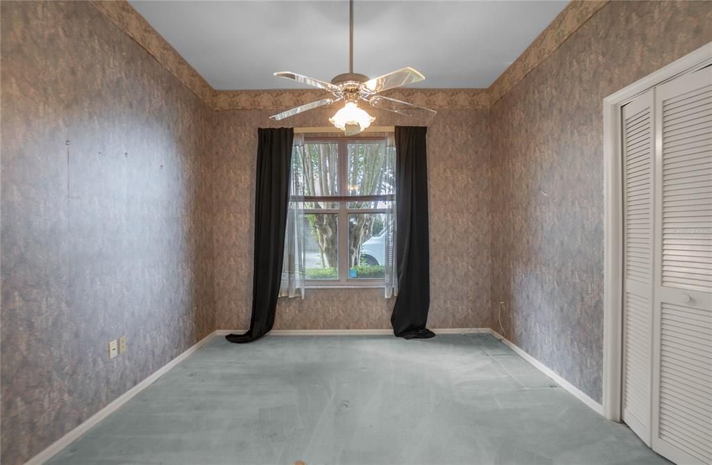 For Sale: $333,000 (4 beds, 2 baths, 2044 Square Feet)