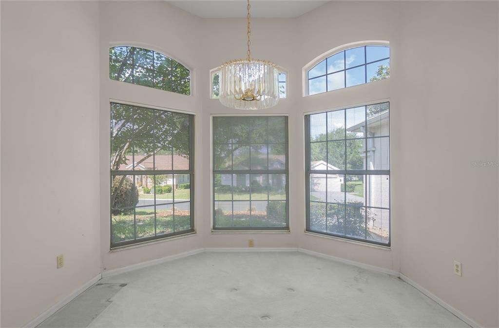 For Sale: $333,000 (4 beds, 2 baths, 2044 Square Feet)