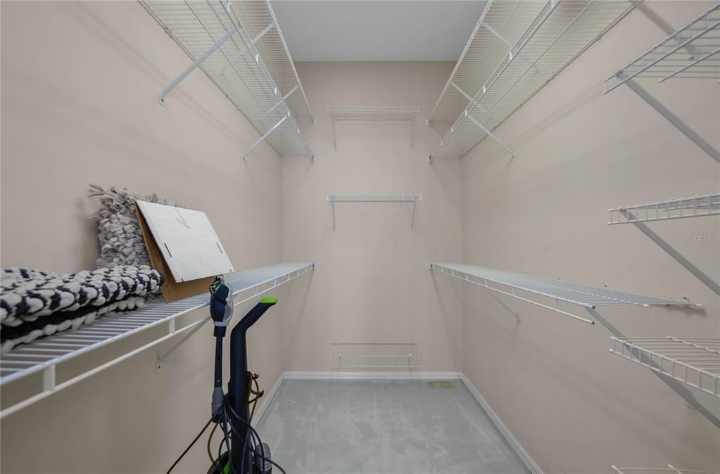 For Sale: $333,000 (4 beds, 2 baths, 2044 Square Feet)