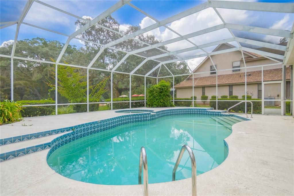 For Sale: $333,000 (4 beds, 2 baths, 2044 Square Feet)