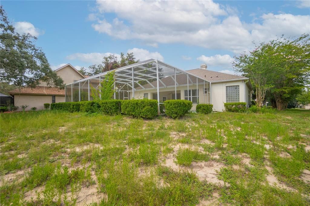 For Sale: $333,000 (4 beds, 2 baths, 2044 Square Feet)