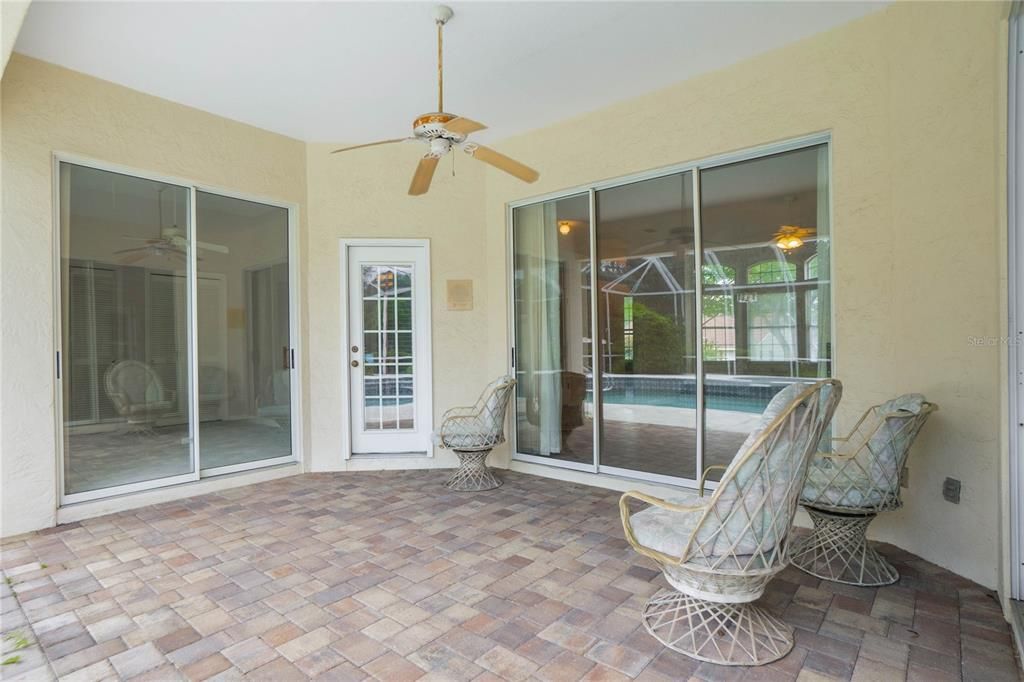 For Sale: $333,000 (4 beds, 2 baths, 2044 Square Feet)