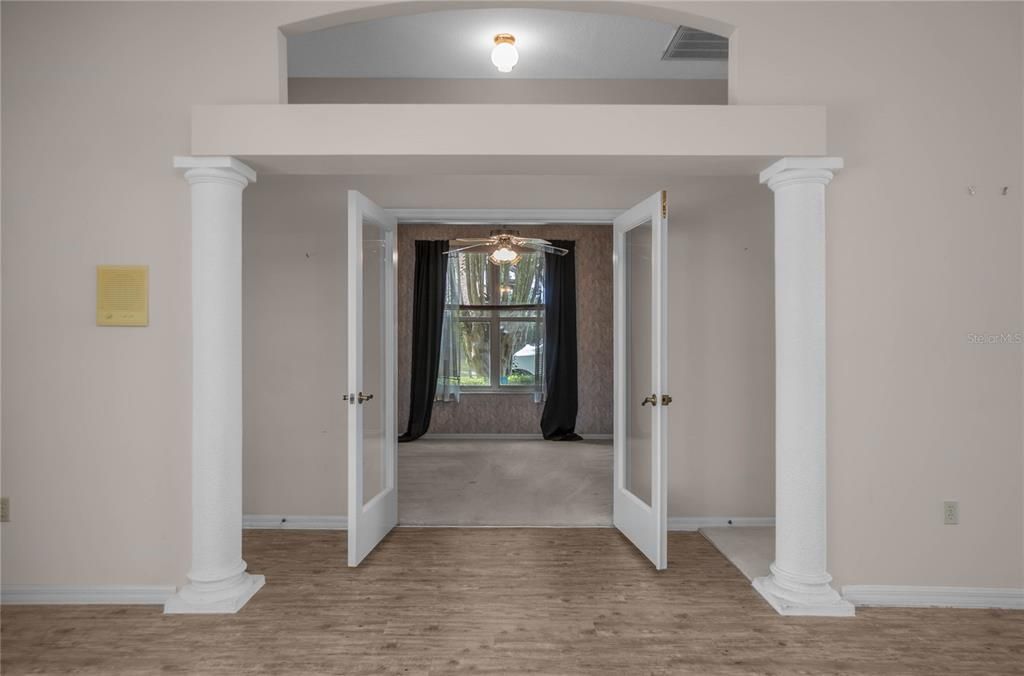 For Sale: $333,000 (4 beds, 2 baths, 2044 Square Feet)