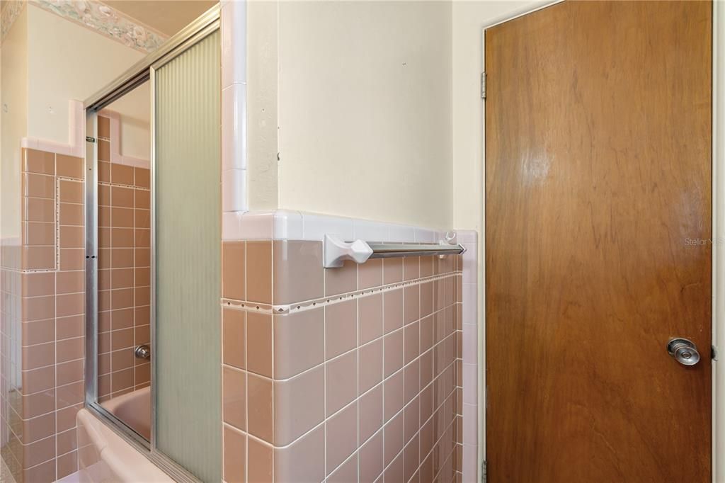 For Sale: $450,000 (3 beds, 2 baths, 1672 Square Feet)