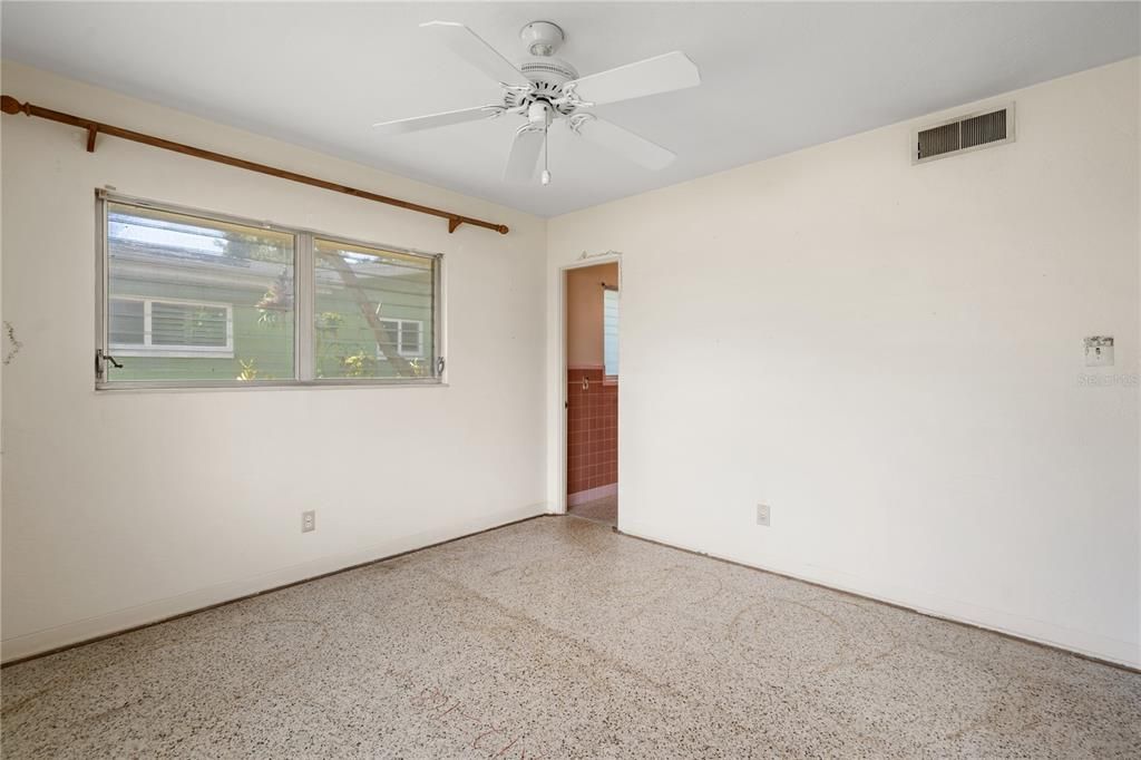 For Sale: $450,000 (3 beds, 2 baths, 1672 Square Feet)