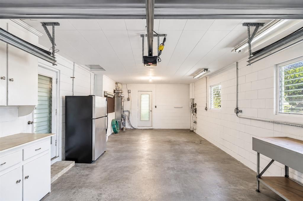 For Sale: $450,000 (3 beds, 2 baths, 1672 Square Feet)
