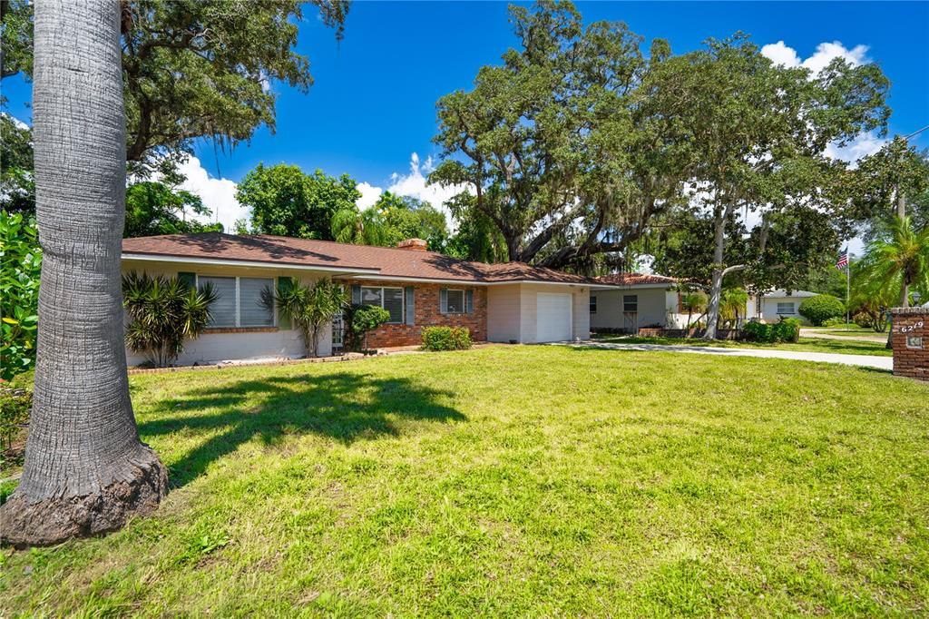 For Sale: $450,000 (3 beds, 2 baths, 1672 Square Feet)