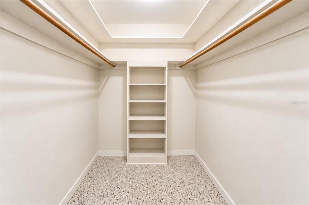 For Sale: $450,000 (3 beds, 2 baths, 1672 Square Feet)