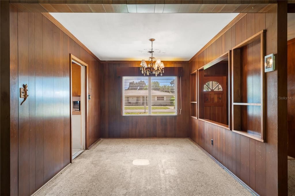 For Sale: $450,000 (3 beds, 2 baths, 1672 Square Feet)