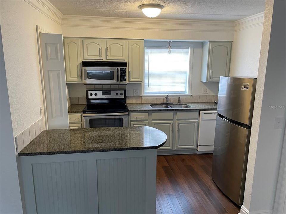 For Rent: $1,150 (1 beds, 1 baths, 624 Square Feet)