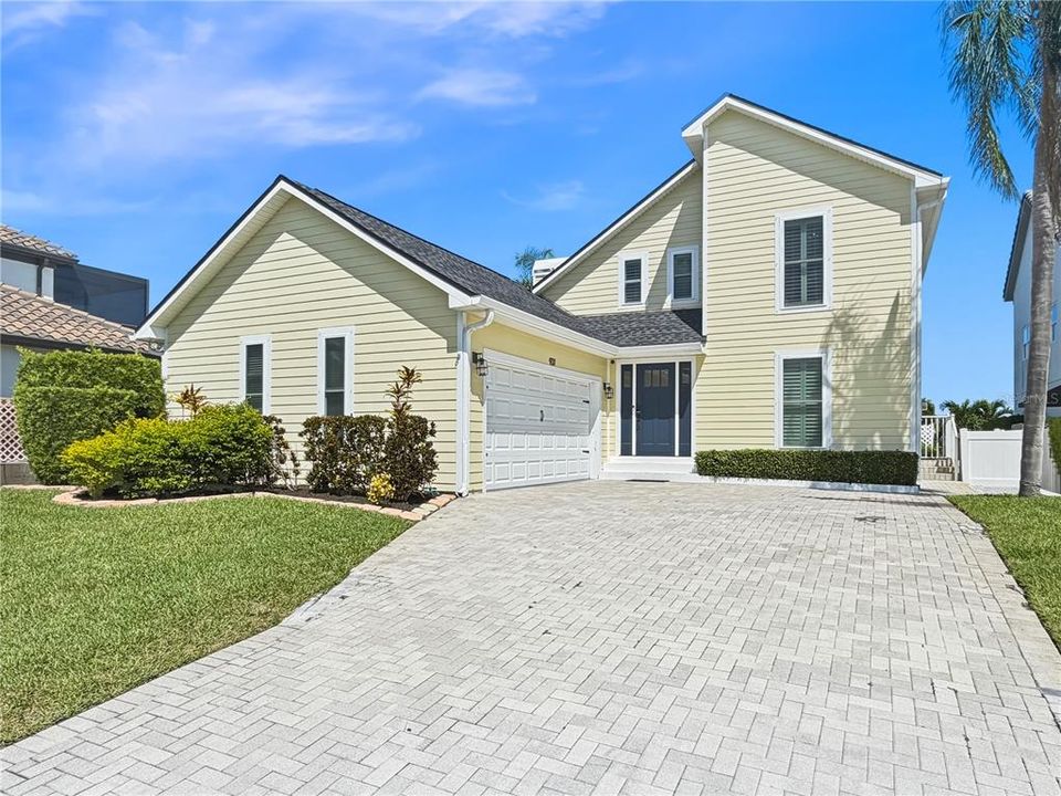 For Sale: $799,000 (3 beds, 2 baths, 2131 Square Feet)