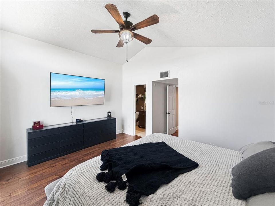 For Sale: $799,000 (3 beds, 2 baths, 2131 Square Feet)