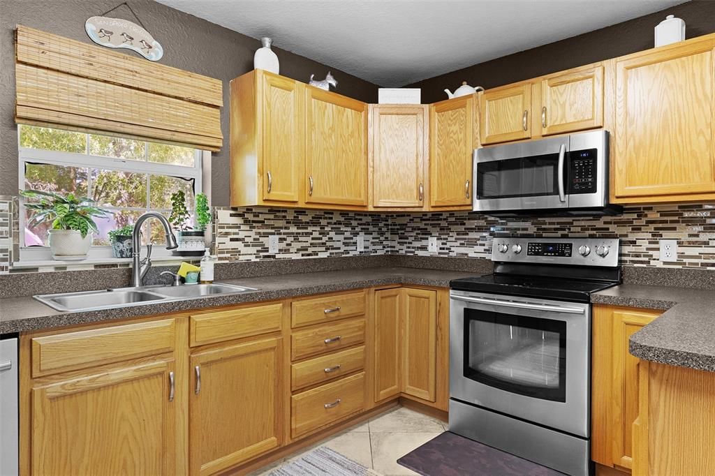 En Venta: $359,900 (3 camas, 2 baños, 1633 Pies cuadrados)