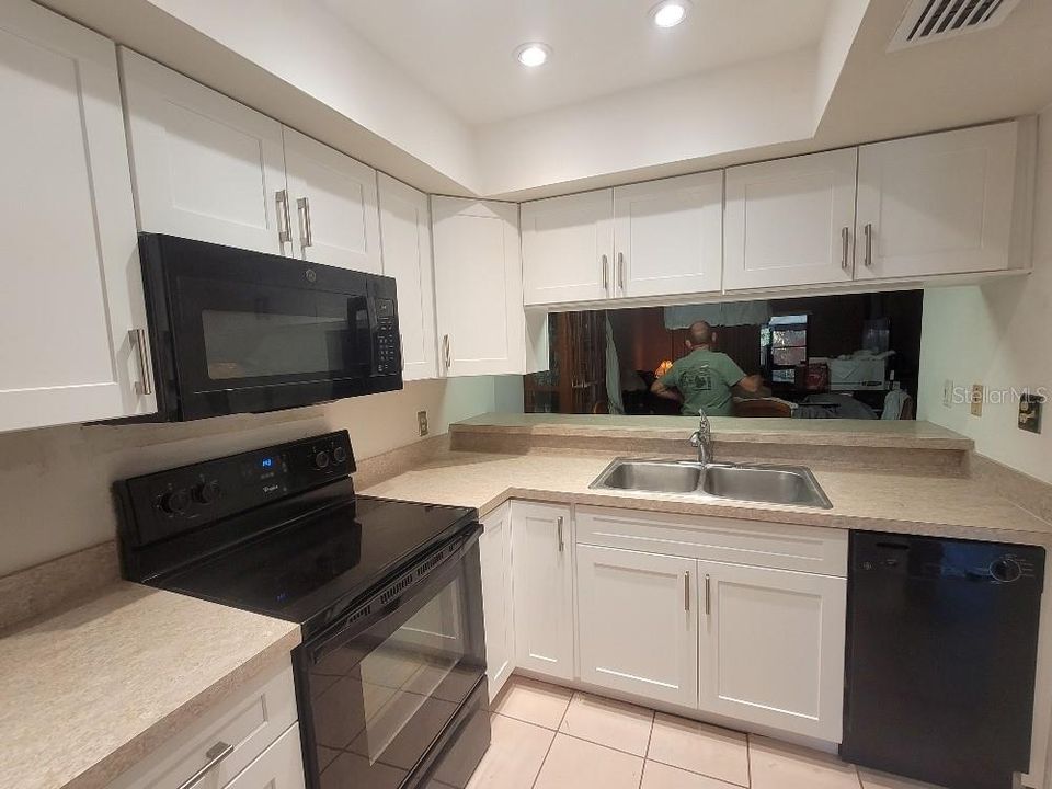 В аренду: $1,750 (2 спален, 2 ванн, 935 Квадратных фут)
