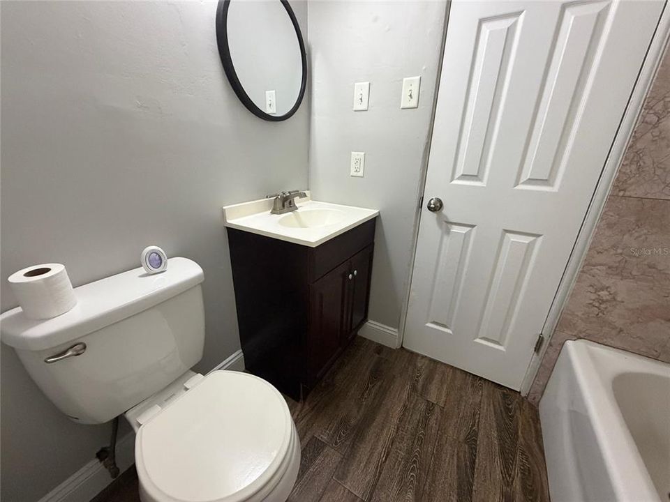 For Rent: $1,750 (2 beds, 1 baths, 780 Square Feet)