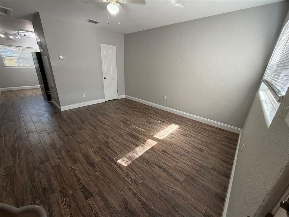 For Rent: $1,750 (2 beds, 1 baths, 780 Square Feet)